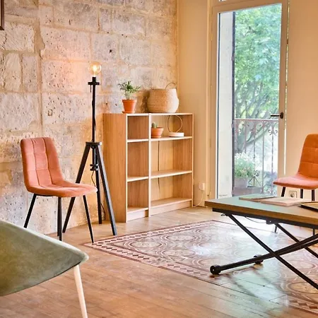 Elegant With Balcony - Maison Comte Lägenhet Uzès